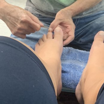 Best Nails Spa - no gloves when cutting cuticles, no gloves when applying color. I want to put my feet in hand sanitizer now - Nail Salons Near Me - Sarasota, Florida