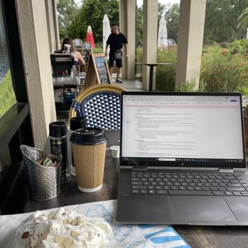 C'est La Vie - Great place to study, has free WiFi! - French Near Me - Lakewood Ranch, Florida