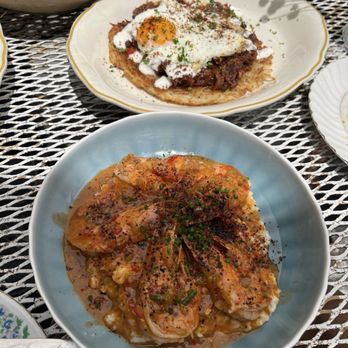 Hatchet Hall - Shrimp and grits, hash - Cocktail Bars Near Me - Los Angeles, California