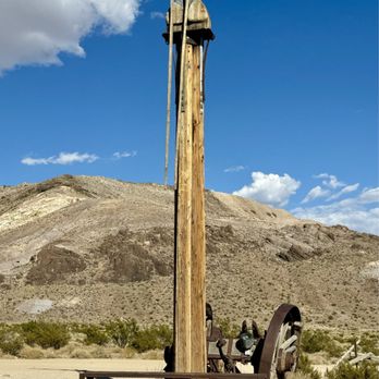 The Goldwell Open Air Museum - 08.30.24 Dre Peters created Icara a hand-carved female version of Icarus, the boy in Greek mythology who flew too close to the sun - Walking Tours Near Me - Beatty, Nevada