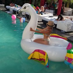 Artisan Pool - Sexy girl over memorial day weekend