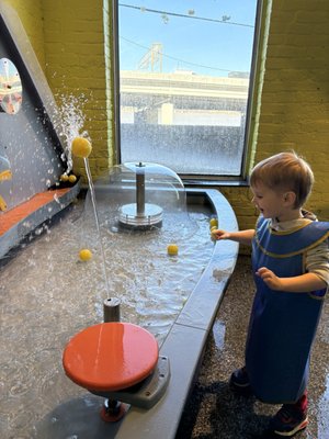 Kentucky Science Center by null