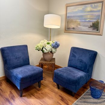Neysa DeMann - Aspen Emotional Wellness - Sitting area - Counseling & Mental Health Near Me - Basalt, Colorado Neysa DeMann - Aspen Emotional Wellness - Sitting area - Counseling & Mental Health Near Me - Basalt, Colorado