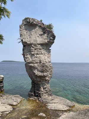 Flowerpot Island by null