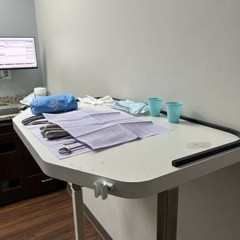 Triad Oral Surgery - Table with dental instruments at Triad Oral Surgery - Oral Surgeons Near Me - High Point, North Carolina Triad Oral Surgery - Table with dental instruments at Triad Oral Surgery - Oral Surgeons Near Me - High Point, North Carolina