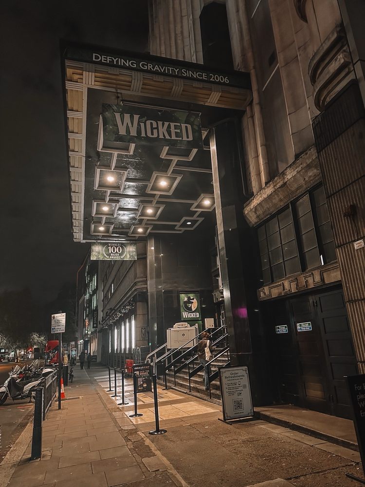 Apollo Victoria Theatre