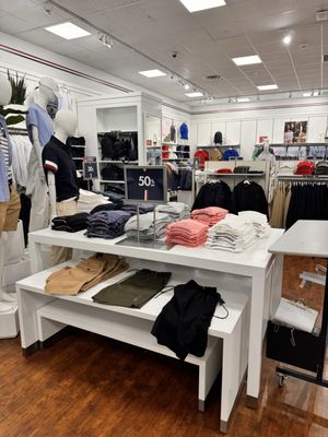 Tommy Hilfiger by null