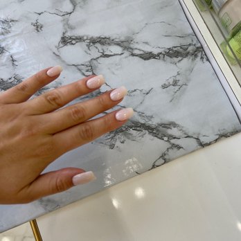 Aria Nail Lounge - Nail Salons Near Me - Pasadena, California