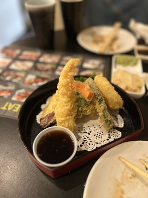 Maru Sushi by null