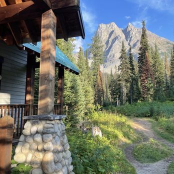 Emerald Lake Lodge - Hotels Near Me - Field, British Columbia