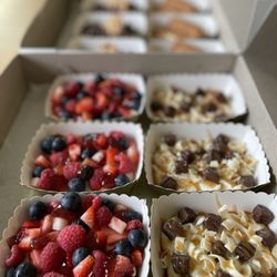 Cream n’ Crumble - Cheesecake Bowl Sampler Box * Triple Berry & Salted Caramel