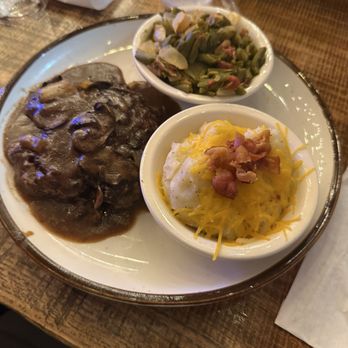 Lankford’s - Chopped steak, mashed potatoes and green beans - Burgers Near Me - The Woodlands, Texas Lankford’s - Chopped steak, mashed potatoes and green beans - Burgers Near Me - The Woodlands, Texas