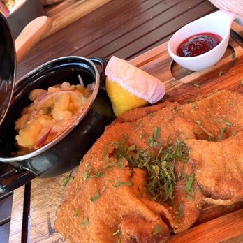 Ratskeller Leipzig - Puffy schnitzel - German Near Me - Leipzig, SN
