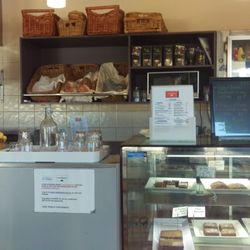 Cafe Buenta - Counter