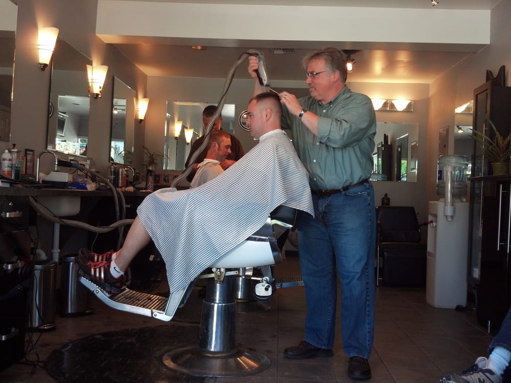 RAZOR’S EDGE BARBER SHOP 56 Reviews 22239 Marine View Dr S, Des