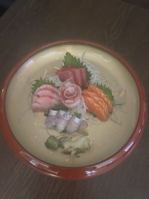 Hiromi sushi by null