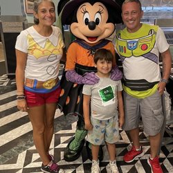 Serenade Vacations - Family trip to Disney world