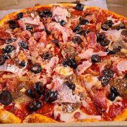 Tony's II Pizzeria - Savory Meatlovers plus black olives.