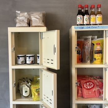 Coffee Noah - IG: @nom.noms.only | interior - Coffee & Tea Near Me - Brooklyn, New York