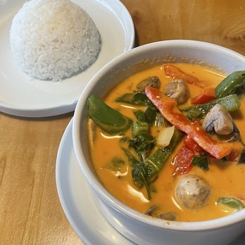 Sea Thai Restaurant - Chicken Panang Curry - Thai Near Me - Orlando, Florida Sea Thai Restaurant - Chicken Panang Curry - Thai Near Me - Orlando, Florida