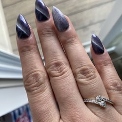 Nail Forum - Cat eye nail polish. Stiletto nails.