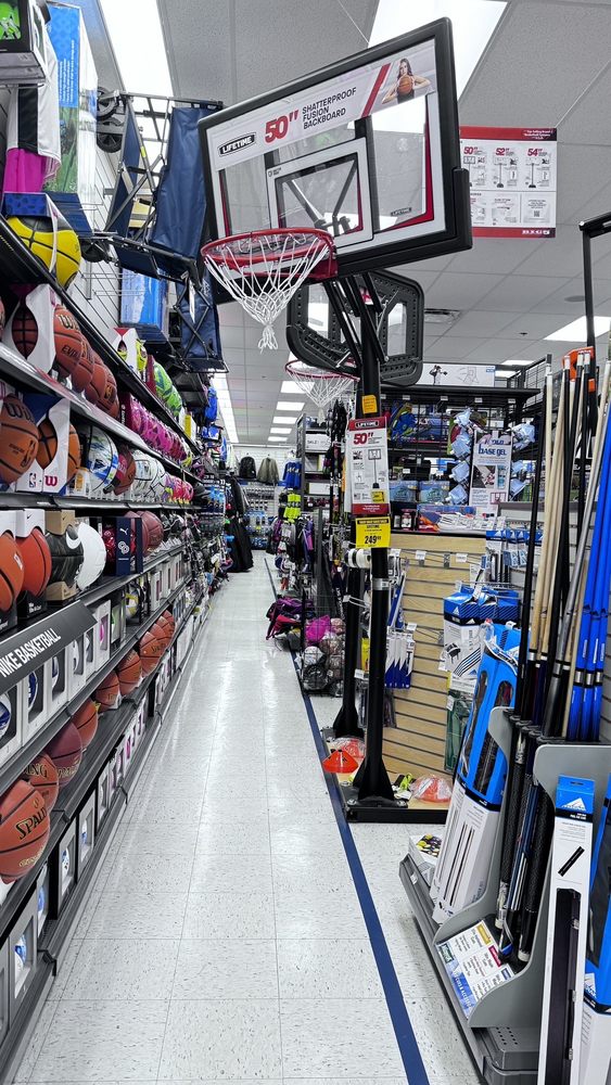 BIG 5 SPORTING GOODS Updated October 2024 32 Photos 1320 Gateway