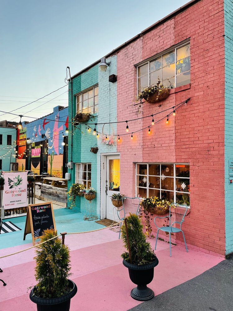 GATEWOOD ROSE Updated September 2024 14 Photos 422 Salem Ave SW