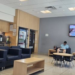 Gunn Chevrolet - Waiting room