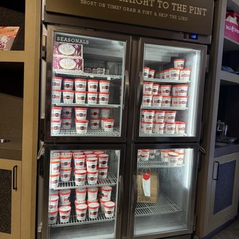 Salt & Straw - To go ice cream run - Ice Cream & Frozen Yogurt Near Me - Los Angeles, California Salt & Straw - To go ice cream run - Ice Cream & Frozen Yogurt Near Me - Los Angeles, California