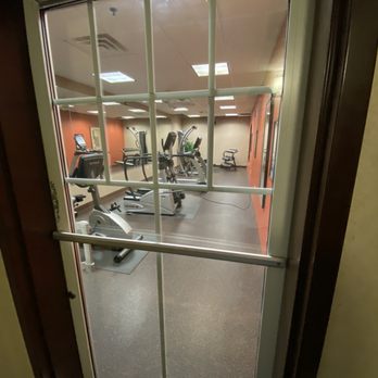 Comfort Inn & Suites - Gym: Cleaner than my room! - Hotels Near Me - Grenada, Mississippi