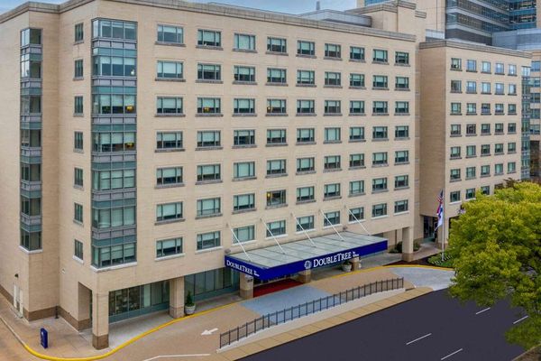 DoubleTree by Hilton St. Louis Forest Park by null