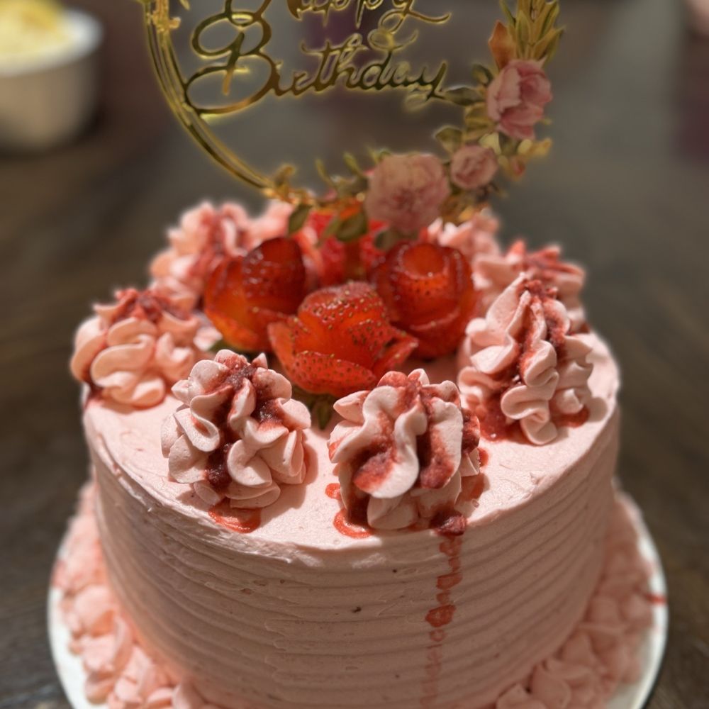 Unsugared Bakery - Strawberry cake - Desserts Near Me Unsugared Bakery - Strawberry cake - Desserts Near Me