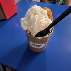 Pufferbelly Ice Cream - Bubble cone 3