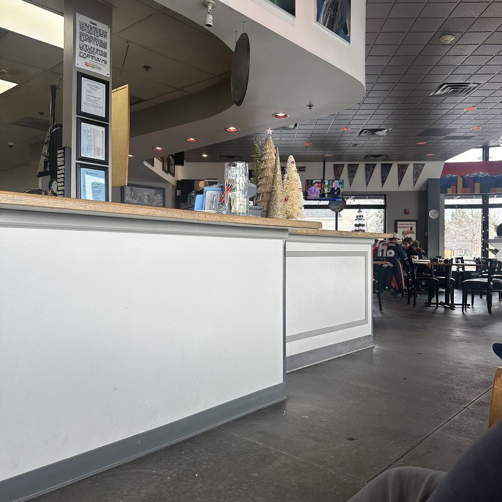 LuBo's NY Pizza - Waiting Area - Pizza Near Me - Centennial, Colorado LuBo's NY Pizza - Waiting Area - Pizza Near Me - Centennial, Colorado