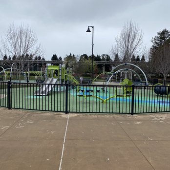 Siempre Verde Park - Parks Near Me - San Leandro, California