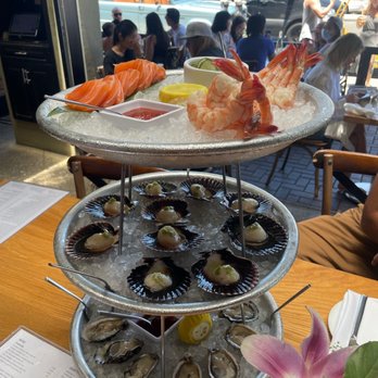 Roe Seafood Restaurant - Seafood Near Me - Long Beach, California Roe Seafood Restaurant - Seafood Near Me - Long Beach, California