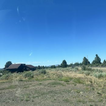 Cowboy Dinner Tree - View of the lodging on the way into the property - American Near Me - Silver Lake, Oregon