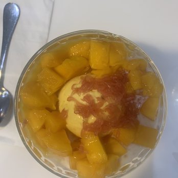 Mango Mango Dessert - A3. Snow White Mango Juice with Sago and Pomelo with Ice Cream - Desserts Near Me - Flushing, New York