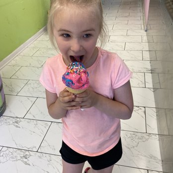 Peace Cream - Cotton candy with sprinkles - Ice Cream & Frozen Yogurt Near Me - Phoenix, Arizona Peace Cream - Cotton candy with sprinkles - Ice Cream & Frozen Yogurt Near Me - Phoenix, Arizona