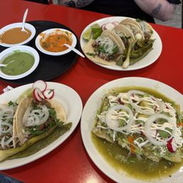 Tacos De Birria De Rez