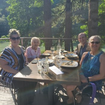 Riverview Restaurant - Family together (3 generations!) - Seafood Near Me - Troutdale, Oregon