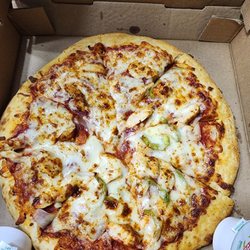 Mac Grill - Chicken Tikka pizza