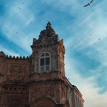 Dolmabahçe Sarayı - Landmarks & Historical Buildings Near Me - Istanbul, 34