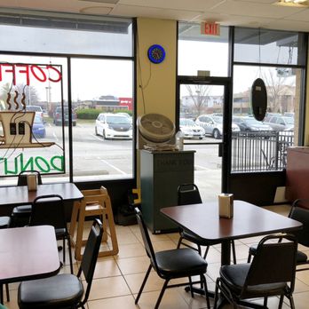 Yos Donuts - Dining Area - Donuts Near Me - Shawnee, Kansas