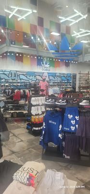 Shoe Palace by null
