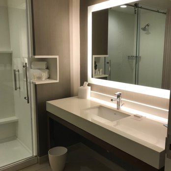 Courtyard by Marriott Houston Intercontinental Airport - Bathroom - Hotels Near Me - Houston, Texas