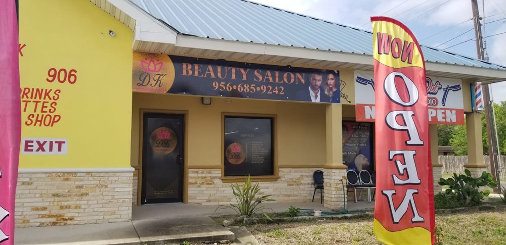 Mayra's Beauty Studio Logo