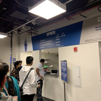 Skydeck Chicago - Ticket booth at the bottom - Observatories Near Me - Chicago, Illinois