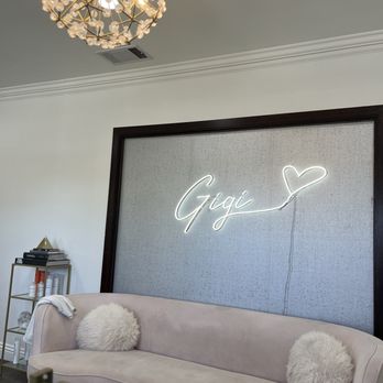 Balayage by Gigi - Waiting room - Hair Stylists Near Me - Los Angeles, California Balayage by Gigi - Waiting room - Hair Stylists Near Me - Los Angeles, California