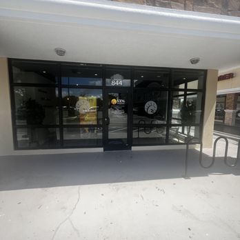100% Chiropractic - Pompano Beach - Entrance Door - Chiropractors Near Me - Pompano Beach, Florida 100% Chiropractic - Pompano Beach - Entrance Door - Chiropractors Near Me - Pompano Beach, Florida
